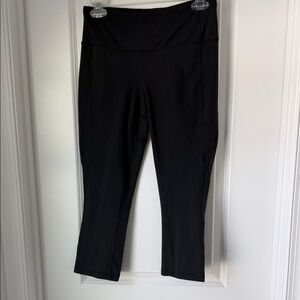 GUC. Medium Women’s Lucy Powermax Capri Leggings